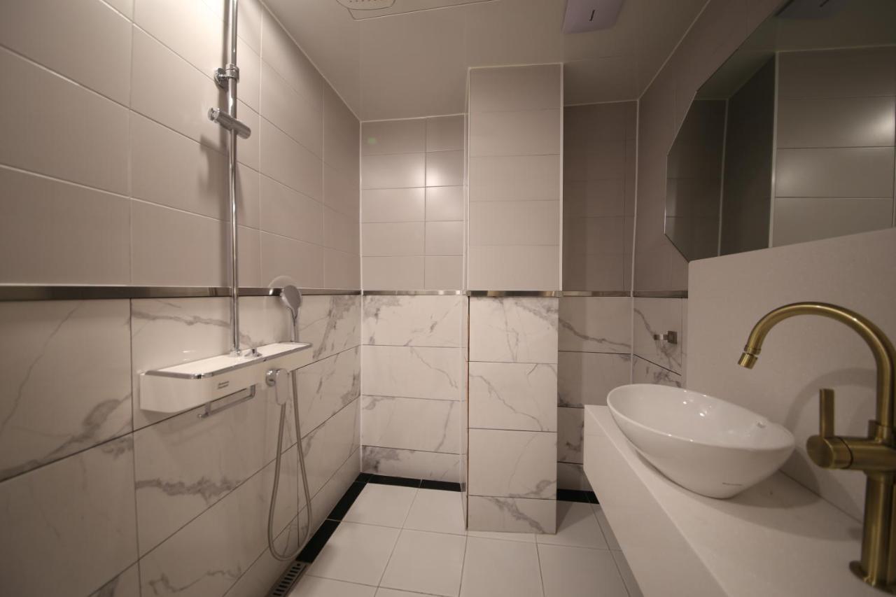 Hotel Vantt Gwangju Metropolitan City Екстер'єр фото