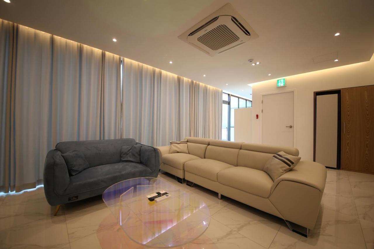 Hotel Vantt Gwangju Metropolitan City Екстер'єр фото